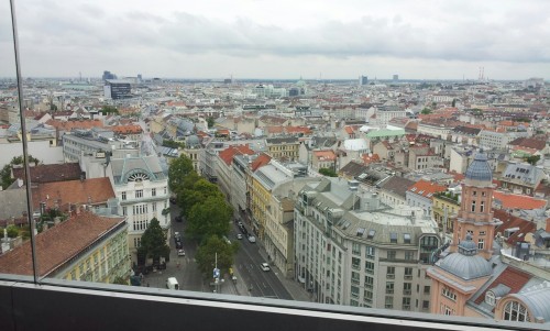 der ausblick über wien vom haus des meeres