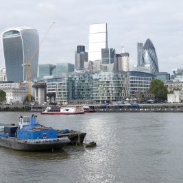 skyline von london von der themse aus gesehen